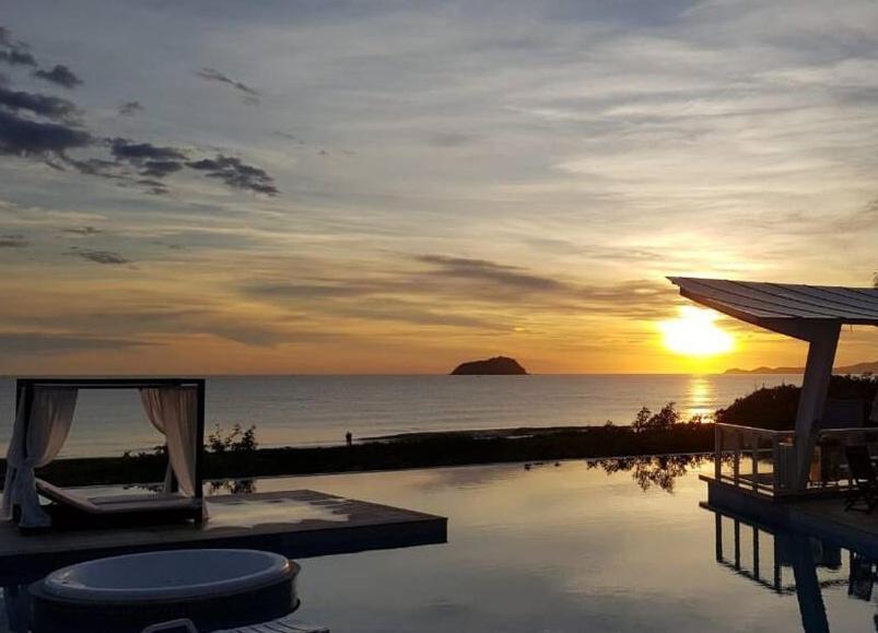 Ape Estilo Resort C/ Pe Na Areia E Vista Mar, Proximo Ao Beto Carrero Piçarras 外观 照片