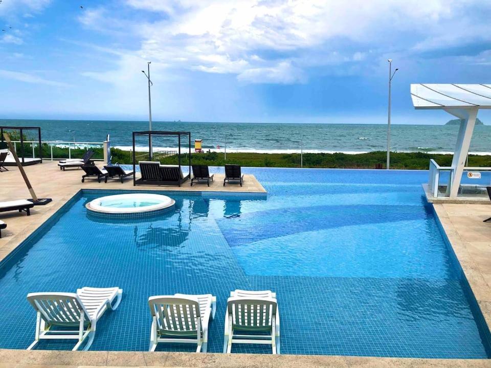 Ape Estilo Resort C/ Pe Na Areia E Vista Mar, Proximo Ao Beto Carrero Piçarras 外观 照片